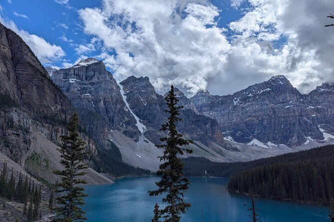 1 Day of Banff Viewpoints Lakes Bow Valley in Private Custom Tour - Finishing strong: Lake Louise shoreline time and the Moraine Lake add-on