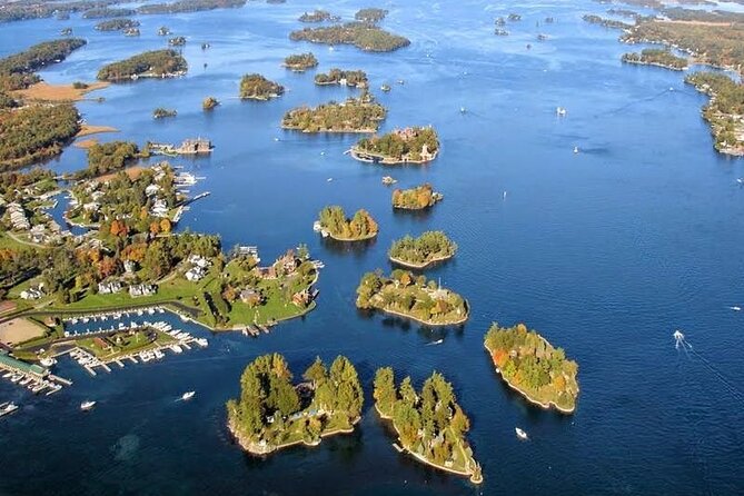 1-Hour 1000 Islands Cruise from Ivy Lea with views of Boldt Castle - Onboard commentary: English-first, with French support
