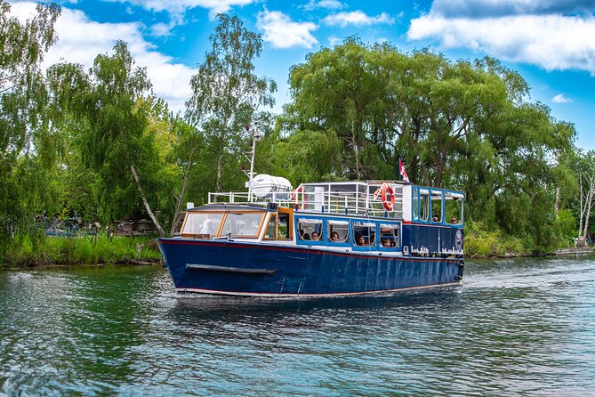 1-Hour Toronto Harbour Tour with Live Narration - Pier 6 to the Skyline: what this 1-hour harbour loop really gives you