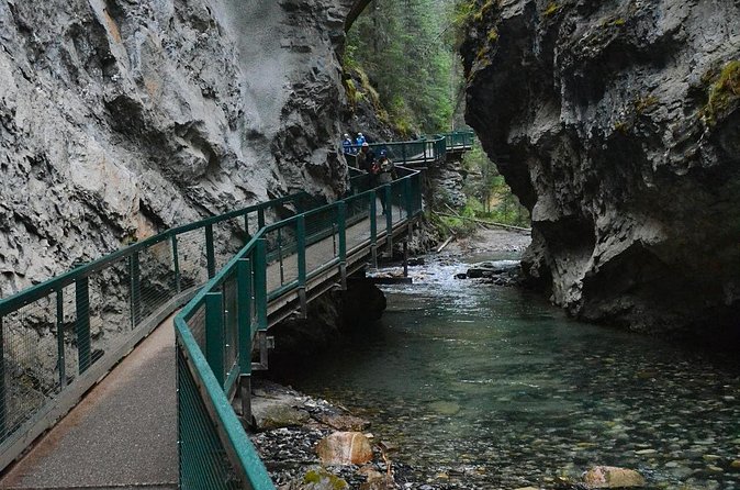 2025 Winner-Lake Louise Moraine Lake Johnston Canyon Banff Town - Johnston Canyon: Waterfalls, Cliff Walk, and Winter Traction
