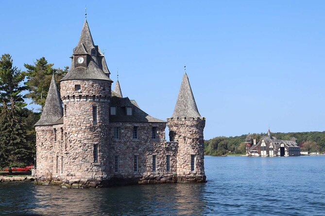 3 Day and 2 Night Tour: Toronto, 1000 Islands, and Niagara Falls - Day 3 in Toronto and back toward Montreal: CN Tower, downtown time, and the Big Apple detour