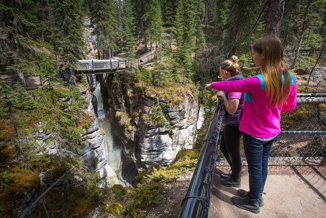 3-Day Authentic Jasper National Park Packaged Tour - Day 2 Inside Jasper National Park: Falls, Vanishing Water, and Maligne Lake