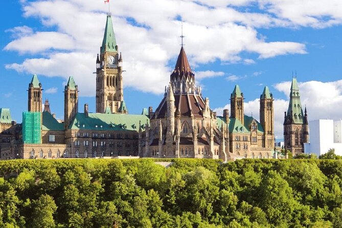 3 Days-3 ICONIC Cities: Montreal, Quebec and Ottawa from Toronto - Day 1: Kingston, Thousand Islands (Optional), and a Montreal First Look