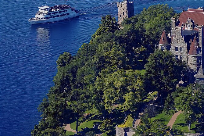 5-Hour 1000 Islands Boldt Castle Stopover Cruise from Gananoque - Heart Island and Boldt Castle: the main event, with a very real timing issue