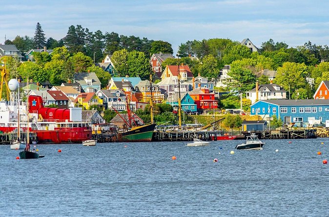 5 Hours Peggys Cove,Mahone Bay, Lunenburg Tour - When lunch matters: fit it in without losing the photo moments