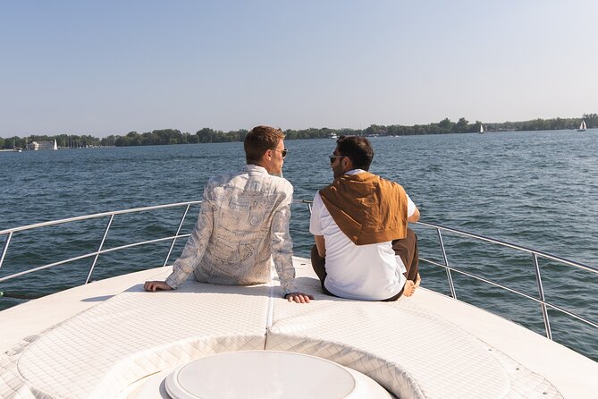 60-Minute Toronto Luxury Yacht Sightseeing Prosecco Cruise! - Music, vibes, and the crew’s role in making it feel personal