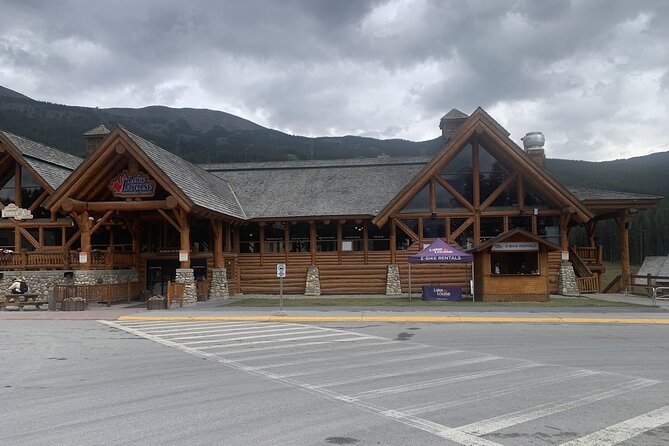 Airport Shuttle: Lake Louise <---> Calgary - Kids, Service Animals, and Getting the Basics Right