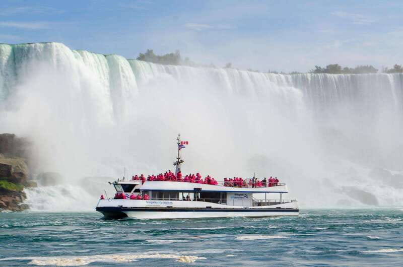 All inclusive Niagara Sightseeing Tour From Niagara Falls - Horseshoe Falls: the misty start you feel in your clothes