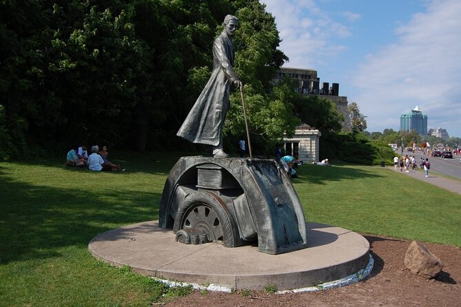 Amazing Scavenger Hunt: Hunt Along Niagara Falls - Why the roles, photo challenges, and leaderboards matter (not just the sights)