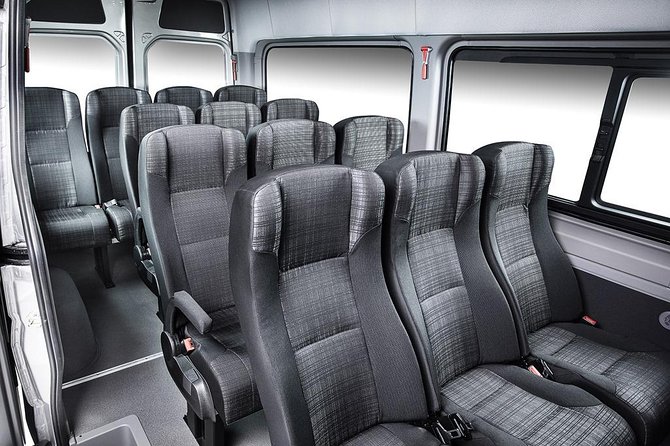 Arrival Private Transfer Vancouver YVR or Cruise Port to Vancouver by Minibus - Inside the Ride: Comfortable, Professional, and Bag-Friendly