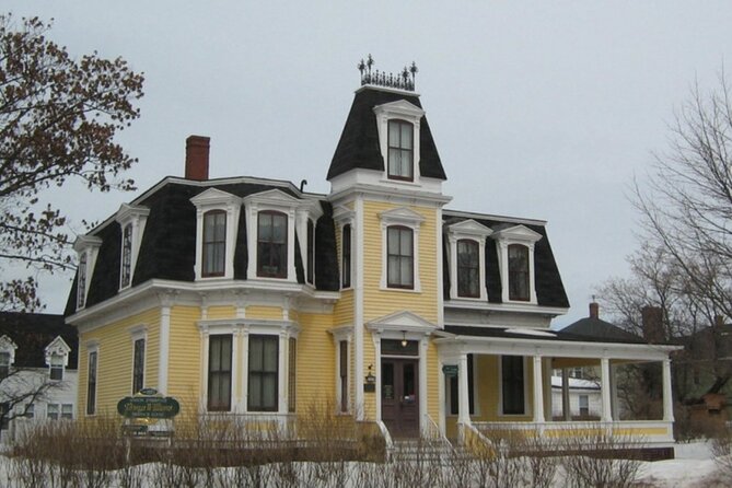Astounding Scavenger Hunt: Moncton Canada’s Cultural Hub - Stop 2: Apple Art Gallery, where you’re meant to notice details