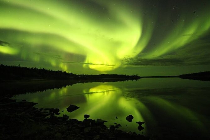 Aurora Hunting Tours - Aurora Hunting in Yellowknife, With Indigenous Experts
