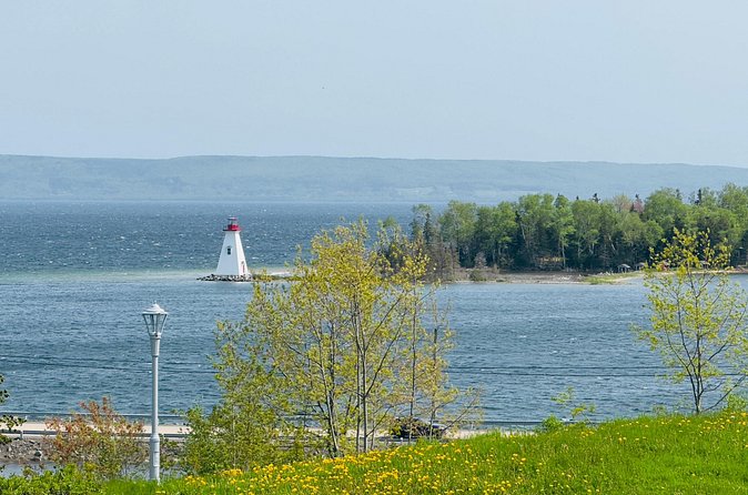 Baddeck and Cabot Trail Tour - Baddeck lakeside: lunch, shops, and your choice with Bell