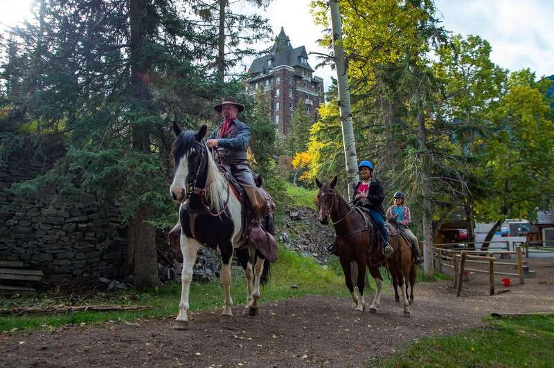 Banff: 4-Hour Sulphur Mountain Intermediate Horseback Ride - What to wear and bring: the rules that keep the ride comfortable
