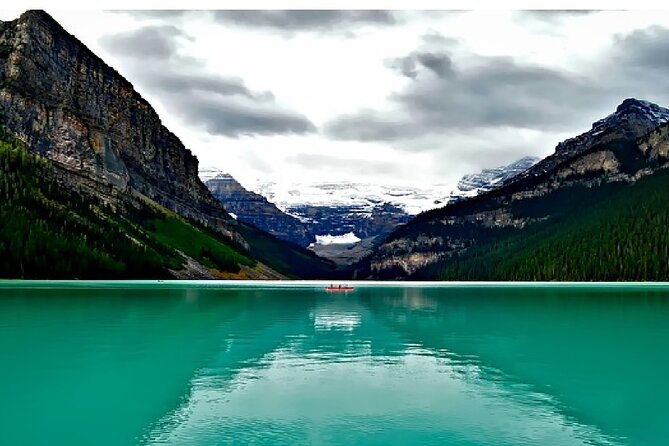 Banff/Canmore: Moraine Lake and Lake Louise Shuttle-90m each lake - Lake Louise Stop: Emerald Color, Flexible Photo Time