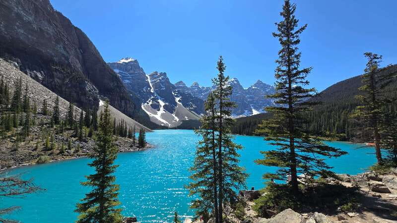 Banff/Canmore- Moraine Lake & Louise-Morning or Sunset Tour - Why Moraine Lake and Lake Louise from Canmore feels easier