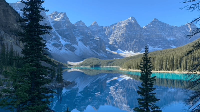 Banff/Canmore: Sunrise at Moraine Lake w/ Lake Louise Option - Lake Louise time on the combo tour: flexible and not rushed
