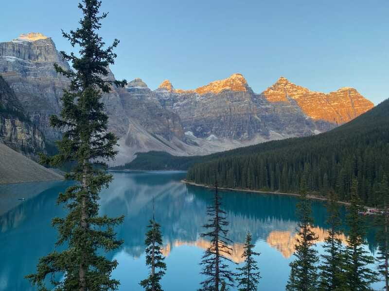 Banff/Canmore: Sunrise at Moraine Lake w/ Lake Louise Option - Warm drinks, blankets, and the small stuff that matters at dawn