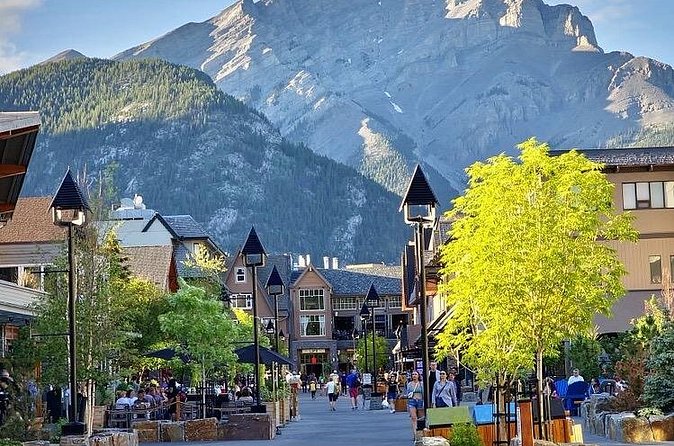Banff Gondola Hot Springs Bow Falls and Three Lakes tour - Two Lakes, One Long Day: What the Timing Really Feels Like