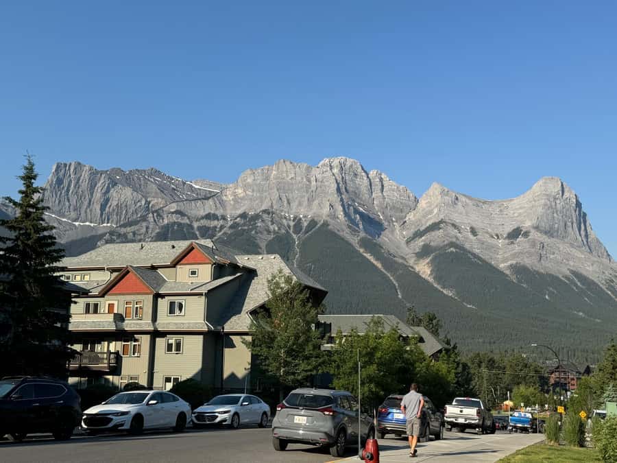 Banff: Gondola, Hot Springs, Bow falls & Three lakes tour - Lake Minnewanka and the Three Lakes area: where the day breathes