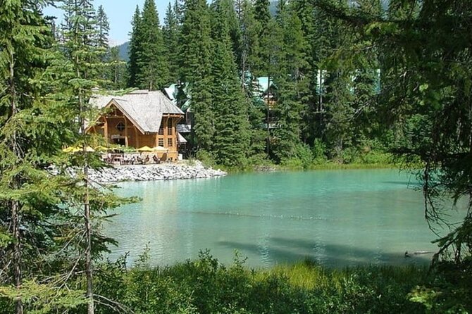 Banff Gondola, Lake Louise, Emerald Lake and Lake Minnewanka Tour - Time in Banff, walking Banff Avenue without stress