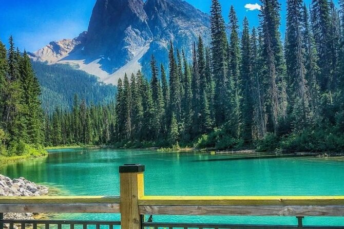 Banff Gondola, Lake Louise, Emerald Lake and Lake Minnewanka Tour - Stop 3: Two Jack Lake for a quieter turquoise moment