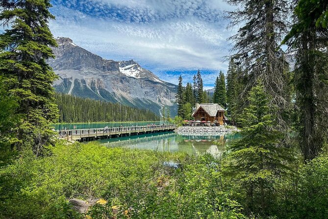 Banff Gondola, Lake Louise, Emerald Lake and Lake Minnewanka Tour - Stop 4: Lake Louise, the iconic postcard stop (and the right way to do it)