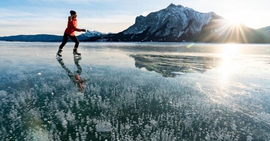 Banff: Icefields Parkway & Abraham Lake Ice Bubbles Tour - Abraham Lake ice bubbles: skate, walk, or just stare