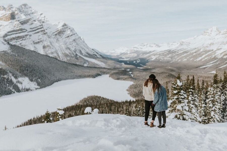 Banff: Icefields Parkway & Abraham Lake Ice Bubbles Tour - Warm drinks, downtime, and how to handle optional activities