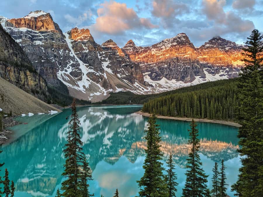 Banff: Lake Louise,Lake Minnewanka,Emerald Lake & Banff Town - Why This Banff and Yoho Route Works So Well