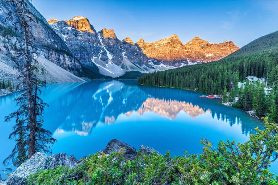Banff: Lake Louise, Moraine, Emerald Lake & Canyon Day Trip - Lake Louise Village Lunch and the Rockpile Panoramas