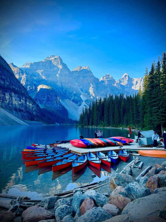 Banff: Lake Louise, Moraine, Emerald Lake & Canyon Day Trip - Emerald Lake and the Natural Bridge When Moraine Isn’t Available (Oct 15 to May 31)
