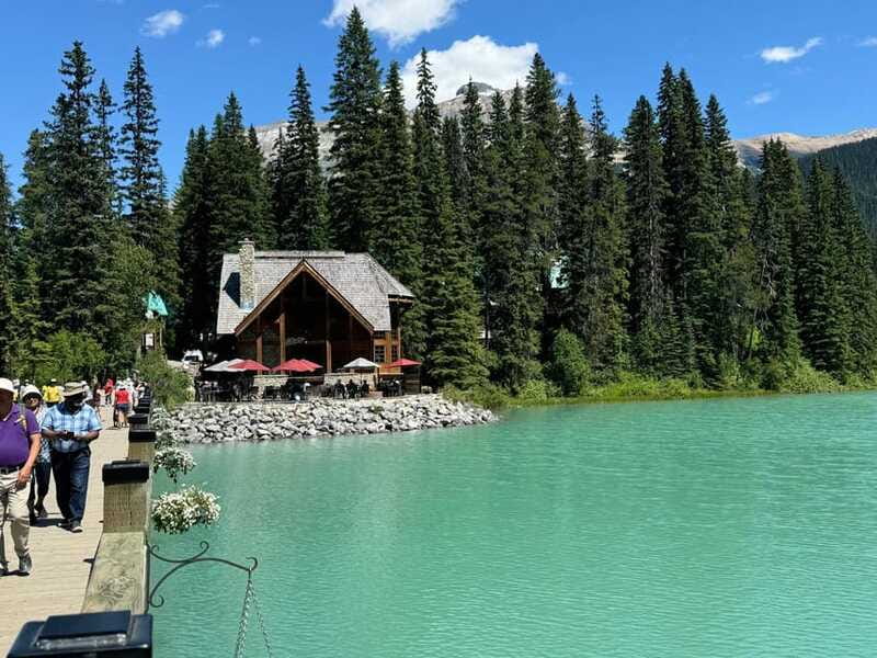 Banff: Lake Louise, Moraine, Emerald Lake & Johnston Canyon - Lake Louise: Glacier-Fed Views and How to Use 45 Minutes