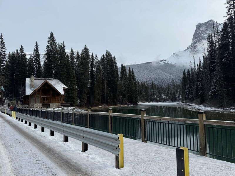 Banff: Lake Louise, Moraine, Emerald Lake & Johnston Canyon - Banff Town and Vermilion Lakes Along the Way