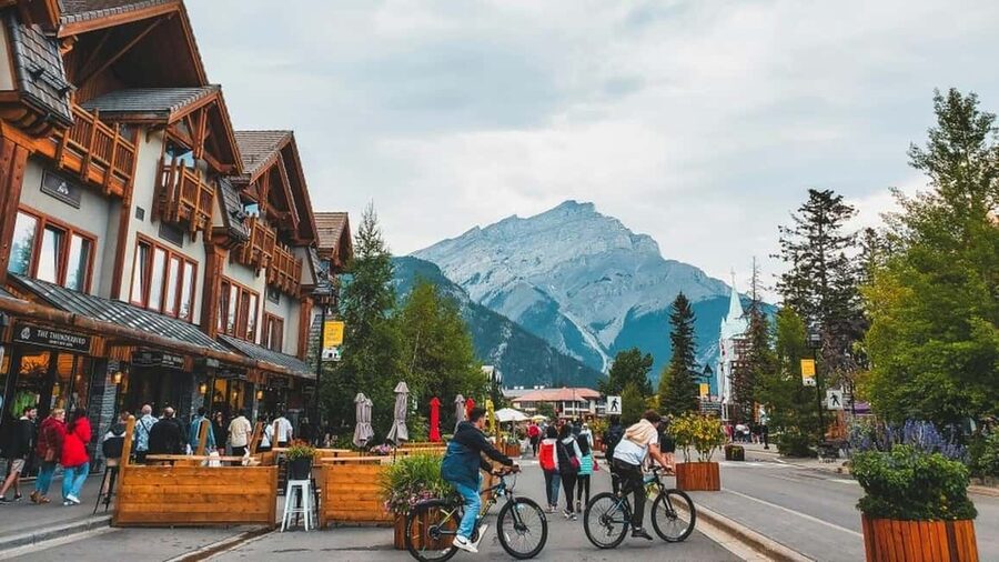 Banff:Lake Louise & Moraine Lake 1/2 Day Tour Canoe/Sightsee - Moraine Lake in the Valley of the Ten Peaks
