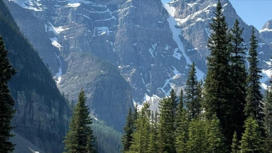 Banff:Lake Louise & Moraine Lake 1/2 Day Tour Canoe/Sightsee - How the transportation actually affects your day