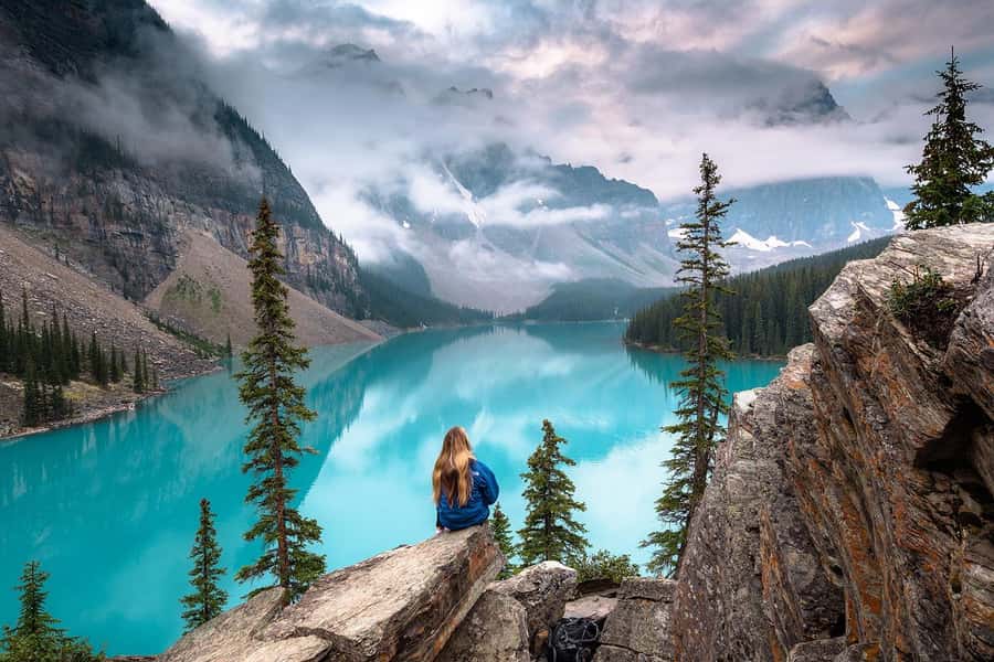 Banff: Lake Louise & Moraine Lake Half Day Tour - Lake Louise: A One-Hour Photo and Walk That Actually Helps