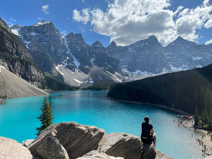 Banff: Moraine Lake, Lake Louise, Emerald Lake and Yoho Trip - Entering Banffs Big Views: Lake Louise and Moraine Lake fast