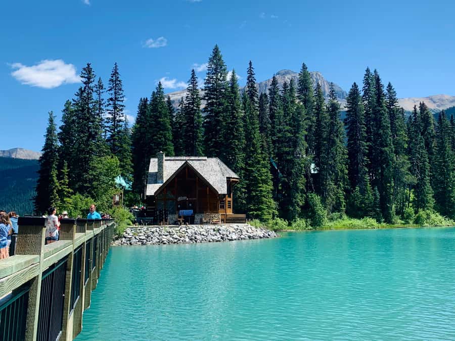 Banff: Moraine Lake, Lake Louise, Emerald Lake and Yoho Trip - What to pack so you enjoy every stop, not just survive it