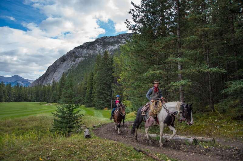 Banff National Park: 1-Hour Spray River Horseback Ride - What to bring (and what to leave behind)