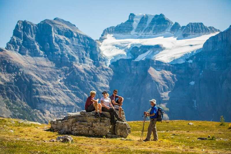 Banff National Park: Guided Signature Hikes with Lunch - Transport Value: The Minibus Stops Make It Easy