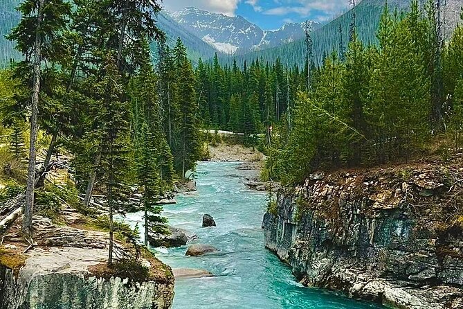 Banff National Park Tour with a Small Group - Lake Louise Stop, What to Do With Your Time