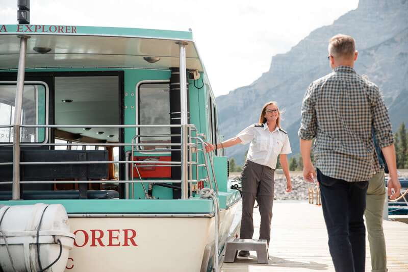 Banff: Sightseeing, Lake Minnewanka Cruise and Banff Gondola - Pace and Timing: About 390 Minutes of Banff Highlights