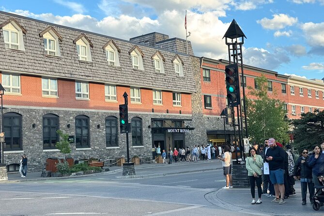 Banff to YYC Airport Shared Shuttle Service - Key Points at a Glance