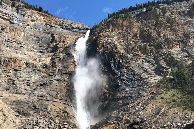 Banff Yoho Parks | Lake Louise | Moraine | Emerald - PRIVATE - Stop 5 and 6: Lake Louise and Moraine Lake, two icons, two crowd realities