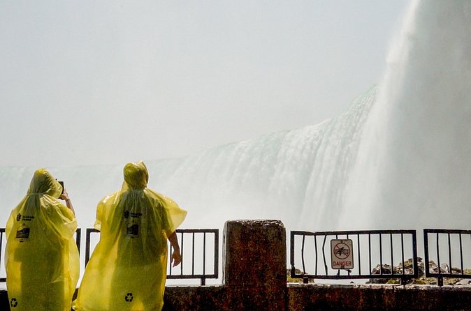 Best of Niagara Falls Canada Tour with Voyage to the Falls Boat - How much walking is really involved, and who this suits