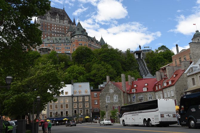 Best of Quebec City: Panoramic Bus Tour with Local Guide - Guide Style and Language: English, French, and Hearing What Matters