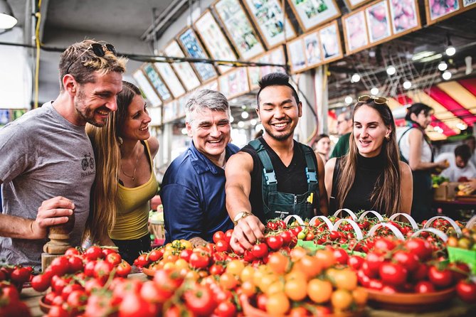 Bike / E-bike tour : Plateau, Mile-End, Jean-Talon Market by Fitz - Bikes, helmets, and e-bike help when the day gets tired