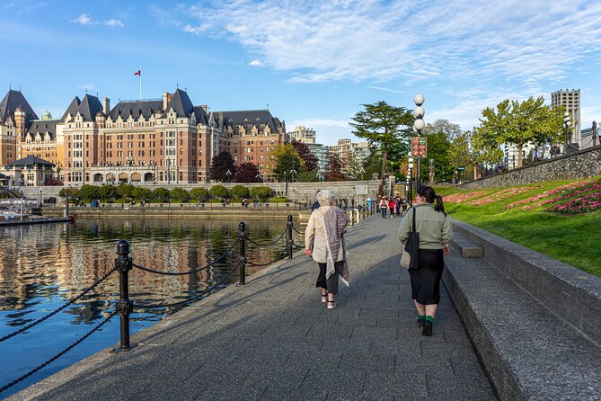 Butchart Gardens and Victoria Sightseeing Tour from Vancouver - Your Victoria Free Time Plan: Empress Photos, Wharf Bites, and Chinatown Timing