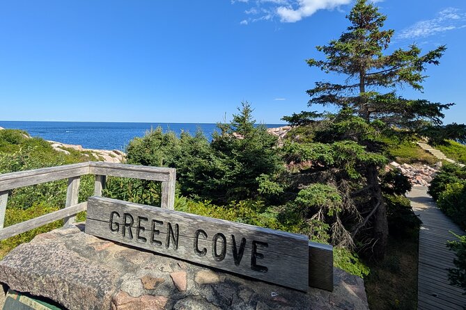 Cabot Trail Ingonish Beach & Green Cove Adventures in Cape Breton - Green Cove Trail: a short walk to a rocky headland
